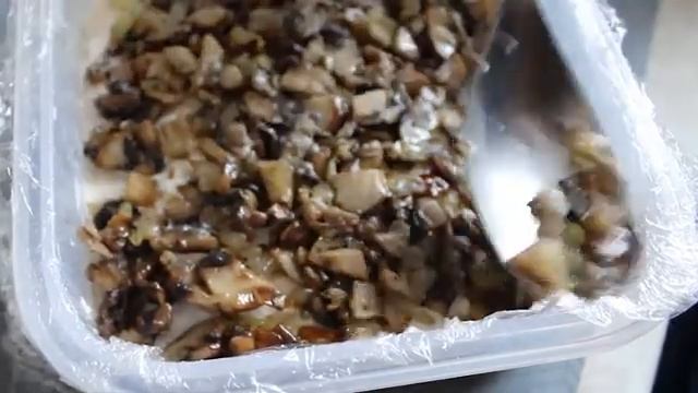 САЛАТ В ВИДЕ ПОДАРКА I ЛЕГЧЕ, ЧЕМ КАЖЕТСЯ!! I СТАНЕТ ФАВОРИТОМ НА ВАШЕМ ПРАЗДНИЧНОМ СТОЛЕ!!! смотреть онлайн