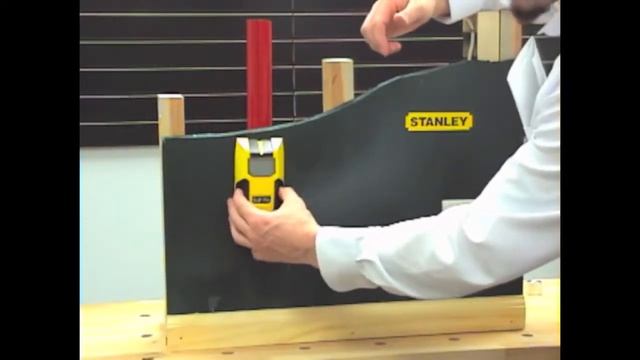 Stanley STHT77587-0 Senzor, Detektor Podpovrchových Materiálů, Dřevěných Lišt, Kovů