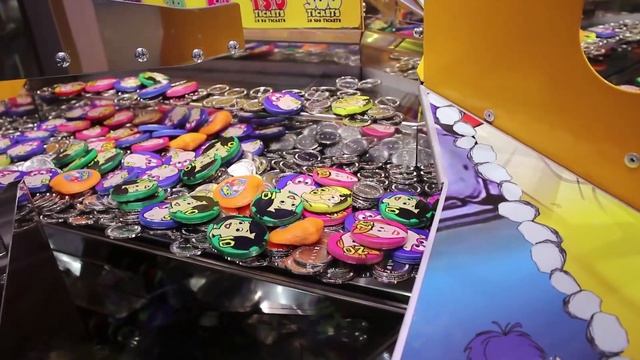 COIN PUSHER SUPER BONUS WIN AT THE ARCADE! FLINTSTONES COIN PUSHER BONUS GAME MEGA TICKET WIN! смотреть онлайн
