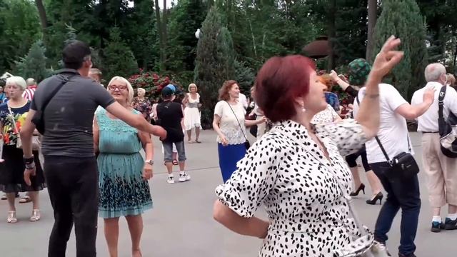 НАДЕЖДА, ВЕРА И ЛЮБОВЬ!???/СУПЕР ТАНЦЫ В ПАРКЕ ГОРЬКОГО ХАРЬКОВ ИЮЛЬ 2021 смотреть онлайн