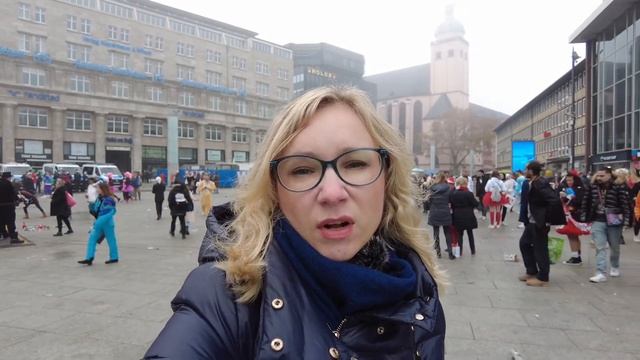 Рейнский Парк в Кёльне, начало карнавала, воскресный бранч. Köln, Rheinpark, Karneval, Brunch