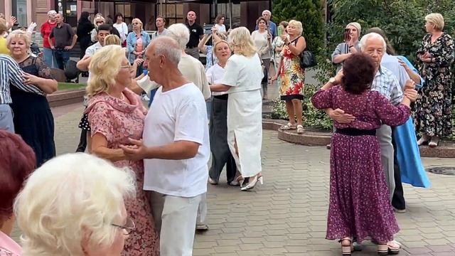Вальс - лучшее средство от старости! смотреть онлайн