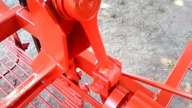 Картофелекопалка к минитрактору КТМ-2С (смещенная) грохотного типа без кардана смотреть онлайн