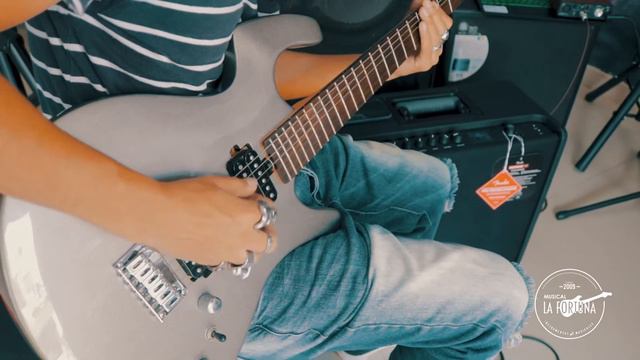 Planta Guitarra 🎸 Fender Mustang GT 100🎸 Musical La Fortuna смотреть онлайн
