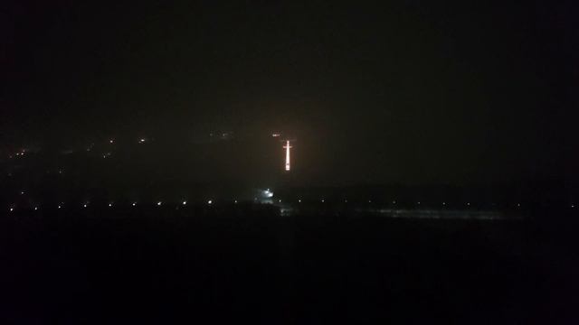 🌨 ✈️ Заход на посадку в туман без фар в 4k 60fps / Landing with lights turned off in 4k 60fps смотреть онлайн