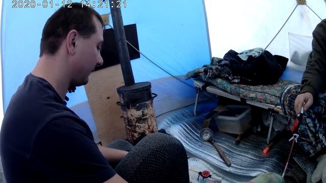 Зимняя рыбалка с ночевой на Леща. Лебяжье с 11 на 12 января 2020 года. смотреть онлайн