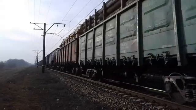 Электровоз ВЛ8м-622 с грузовым поездом смотреть онлайн