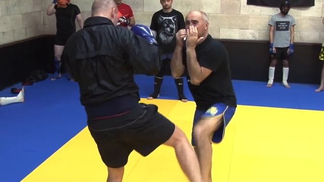 Элементы тренировок ММА в клубе единоборств "Илья Муромец" смотреть онлайн