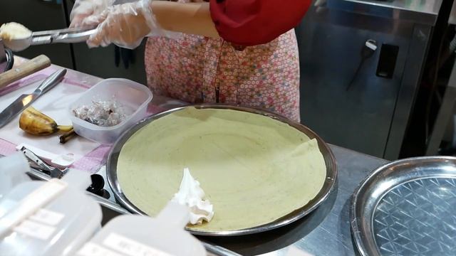 タピオカクレープの作り方！生地がモチモチの京抹茶クレープ「タピオカベリーズ 京都タワーサンド店」 смотреть онлайн