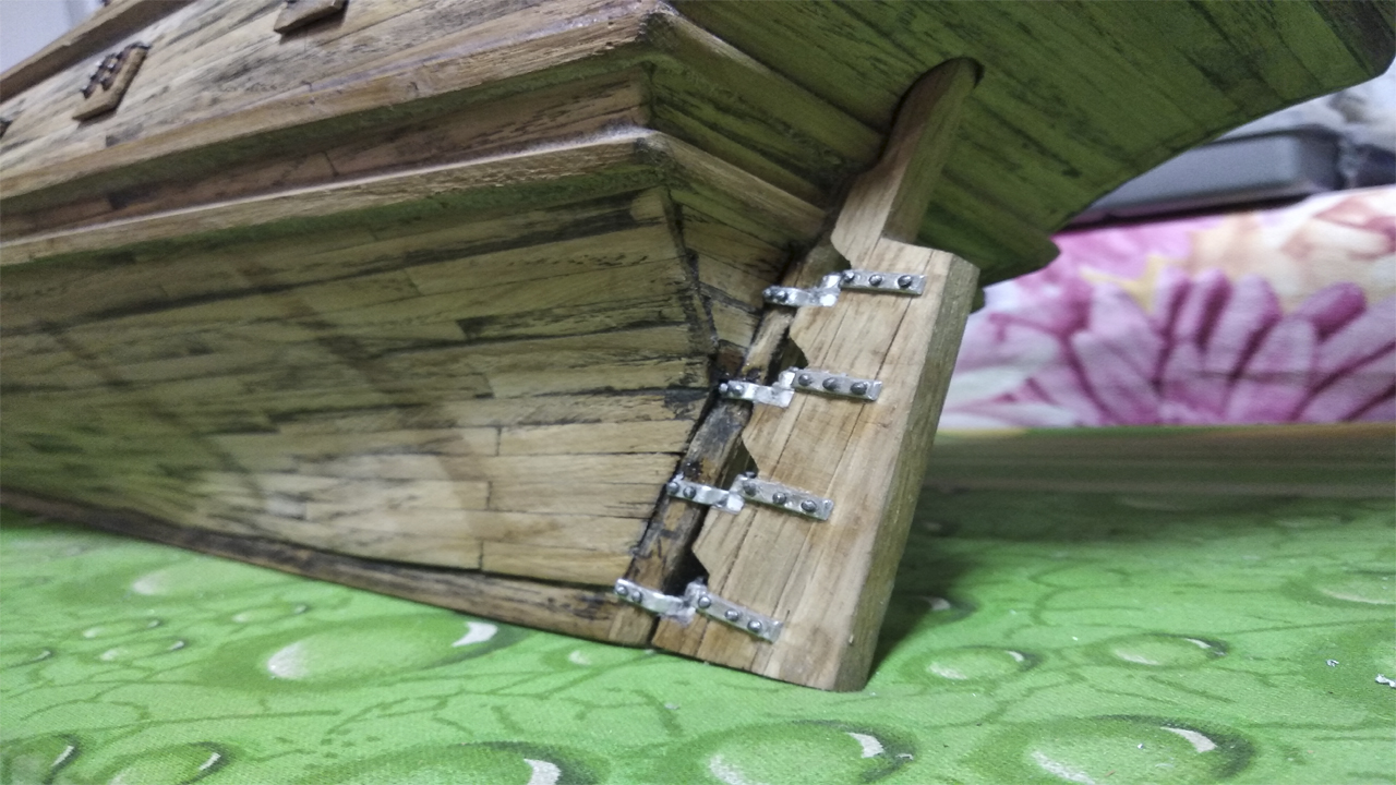 № 44 Сборка модели корабля Черная Жемчужина. Установка пера руля. смотреть онлайн