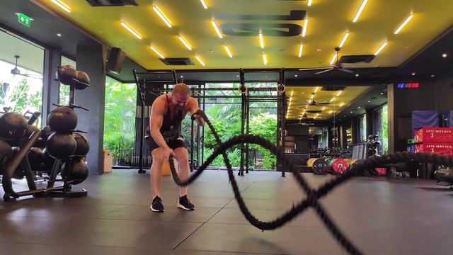 Махи с канатом (Swing with a rope) смотреть онлайн