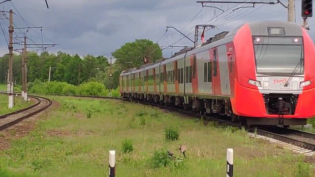 Ласточка! ЭС1П-046 на станции Истра. смотреть онлайн
