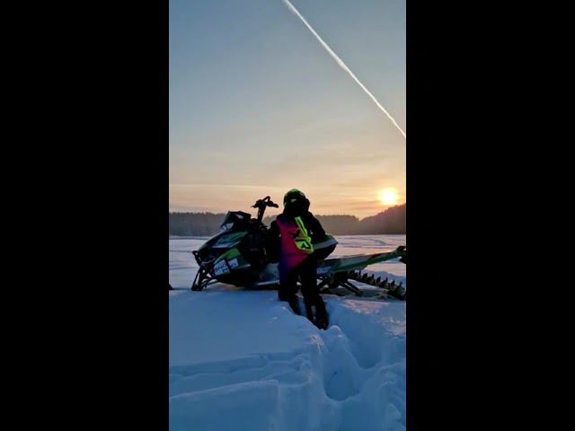 Женская экипировка в магазинах сети «Активный отдых»! смотреть онлайн