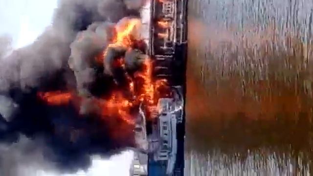 Дебаркадер на Сухой Самарке горит смотреть онлайн