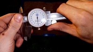 Штангенциркуль с часовым индикатором