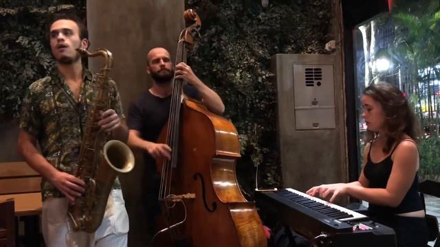 Louise Woolley, Roohari Prem and Richard Metairon - Samba Novo смотреть онлайн