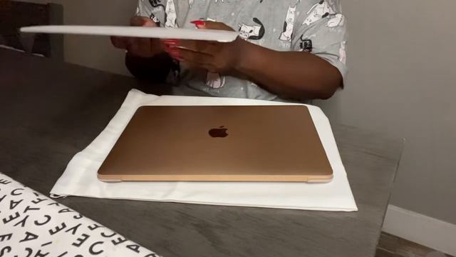 MacBook Air M1 Unboxing + Setup & Accessories ??✨ смотреть онлайн