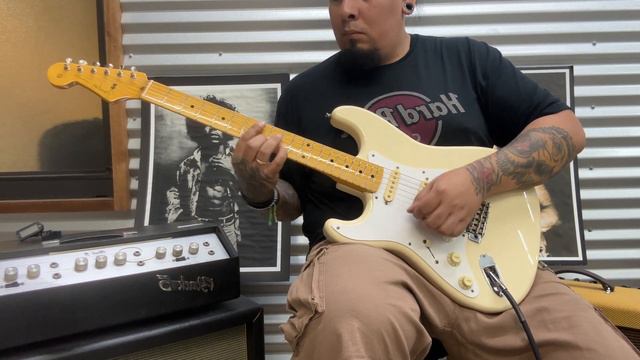 Fender ST57 DMC 2007 Dimarzio Collection '57 Stratocaster Reissue - Vintage White - Made in Japan смотреть онлайн