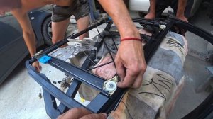 Меняем трос стеклопод  Ауди а6 с5