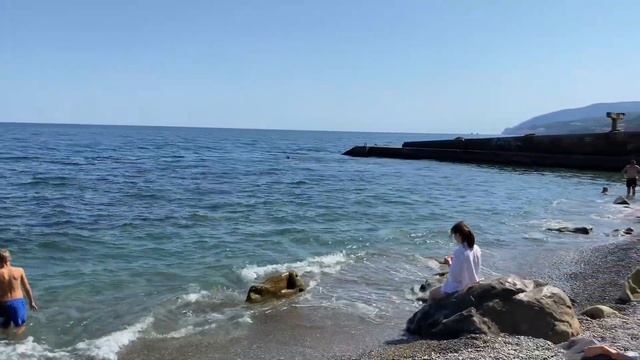 Лазурное  #Крым. Как добраться #Пляж #Море. Вид на #АюДаг (гора Медведь) #Отдых в #Крыму 2021 смотреть онлайн