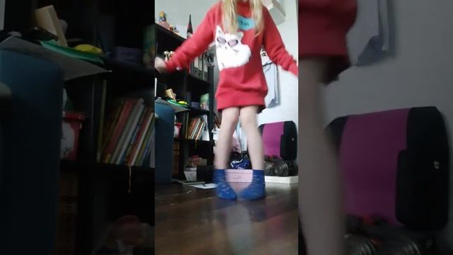 (ПОД КОФТОЙ КОРОТКИЕ ШОРТЫ!) смотреть онлайн