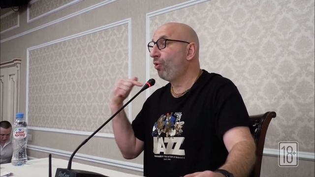 Женщину постоянно критикует свекровь! Сатья Дас #отношения #сатьядас #женщина #психология #свекровь