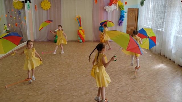 танцевальная композиция "Лето" с нейроскакалками 2023 смотреть онлайн