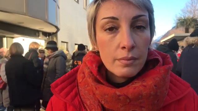 I dipendenti della SIX protestano, video intervista a Natalia Ferrara смотреть онлайн