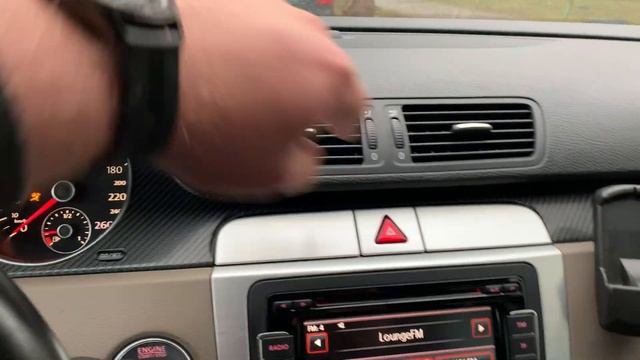 С пассажирской стороны дует холодный воздух в Фольксваген Пассат Б6,Б7 (ч.4 ) разбираемс­я!!!