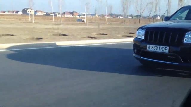 Mercedes E55 Brabus K8 vs Jeep SRT 8 stage 2 смотреть онлайн