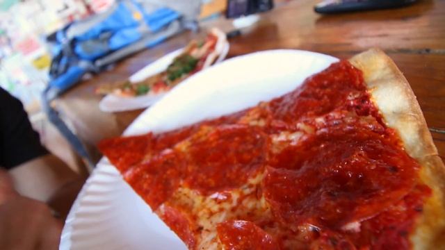 The Search For Austin's Best Slice смотреть онлайн