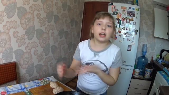 котлетки с макарошками???Нет с пюрешкой!!!! смотреть онлайн