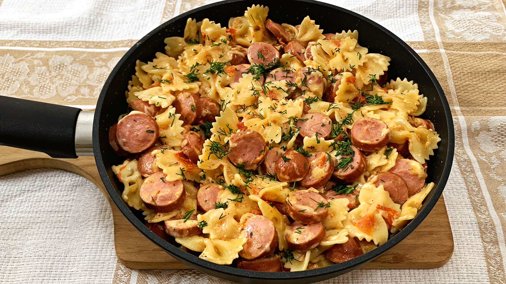 Супер паста с сыром и сосисками!