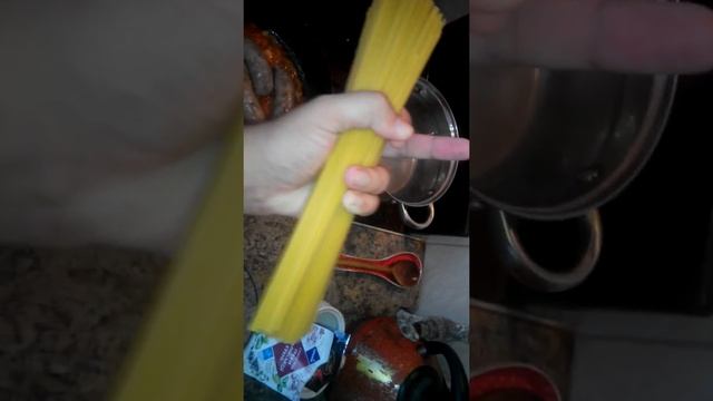 Паста ала сальсичча е помодоро смотреть онлайн