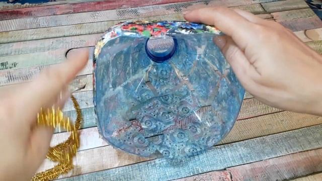 Интересная Поделка из пластиковых бутылок. Делаем своими руками. смотреть онлайн