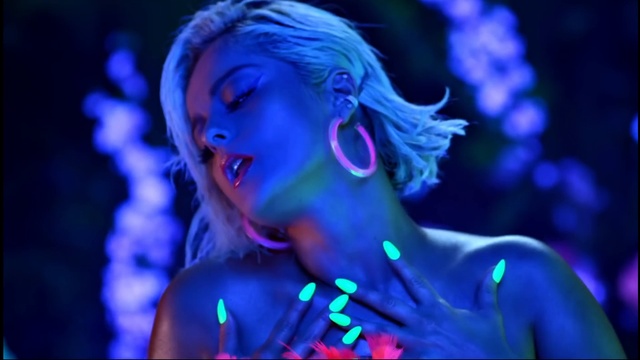 Bebe Rexha - Say My Name vs. I Got You (The Keys of Christmas) смотреть онлайн