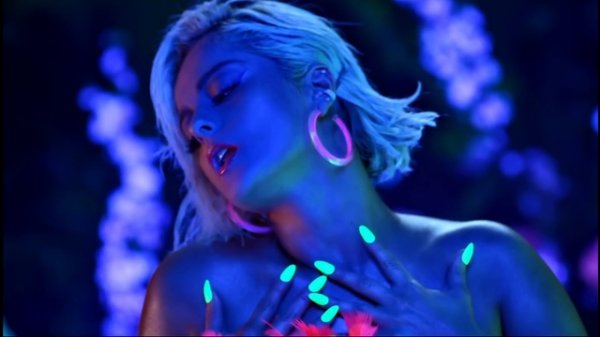 Bebe Rexha - Say My Name vs. I Got You (The Keys of Christmas)