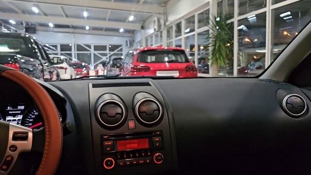NISSAN QASHQAI, 2013 смотреть онлайн