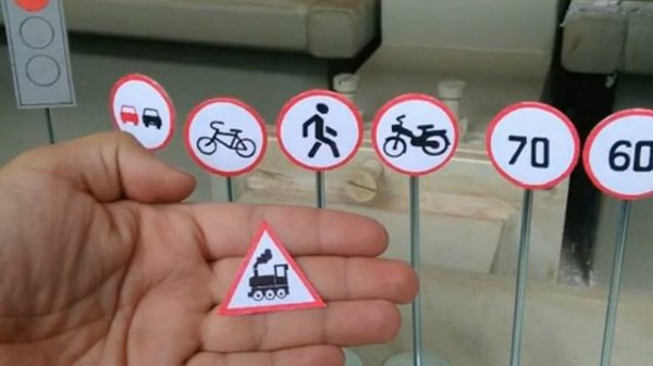 Знаки дорожного движения для детей своими руками