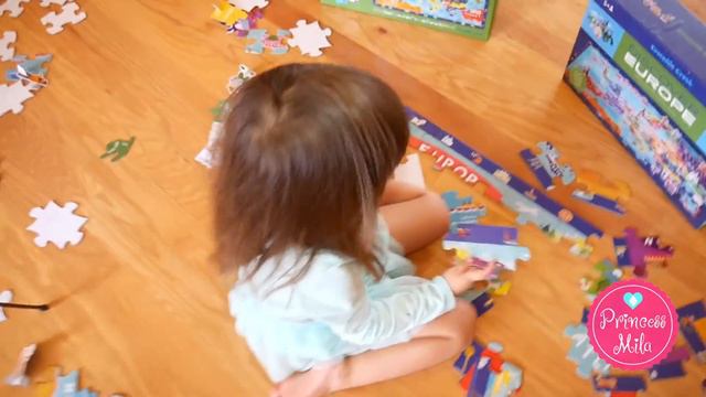 Mila is Solving a HUGE PUZZLE / Мила Собирает Огромный ПАЗЛ смотреть онлайн