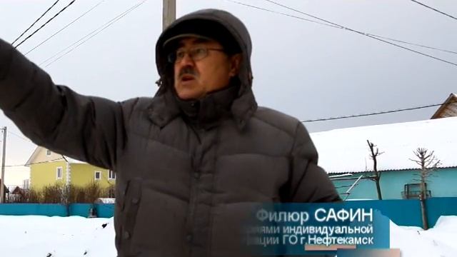 Жители Михайловки не дают работать тяжелой технике в микрорайоне смотреть онлайн