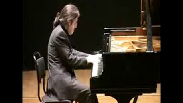 Улугбек Палванов играет танец Macabre Saint-Saens-Liszt-Horowitz смотреть онлайн