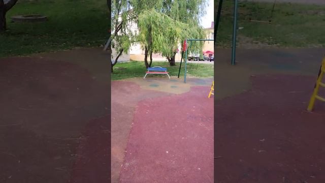 МАМА СМОТРИ.... #2июня #детскаяплощадка #детвора #город #качели #павел #виктория #упала #смотреть смотреть онлайн