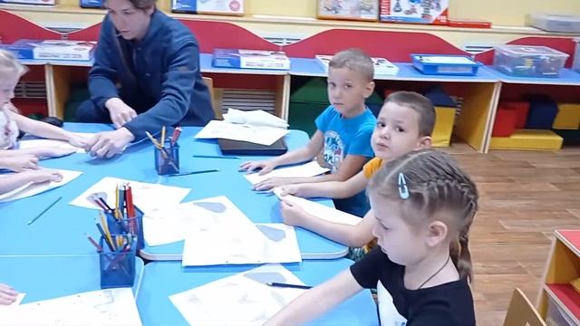 Бумажный самолёт смотреть онлайн