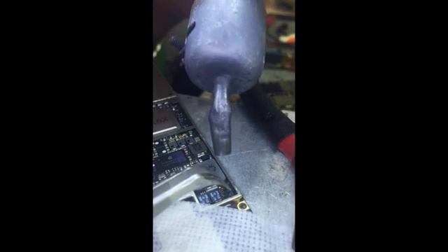 IPAD 4 WIFI/GSM CHANGE CHARGING IC смотреть онлайн