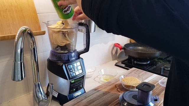 Шницель из куриной грудки с майонезом, яйцом и сухарями принглс смотреть онлайн