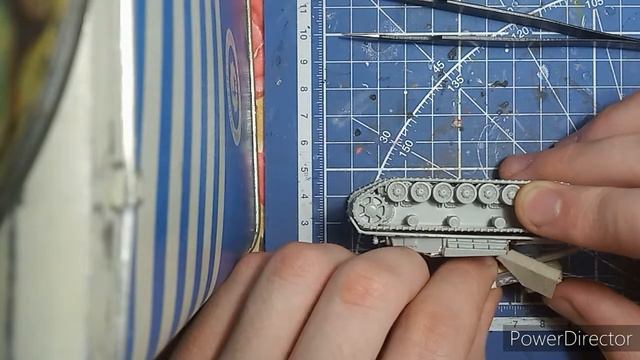 Сборка Waffenträger auf Pz IV Моделист 1:72. Часть 3 смотреть онлайн