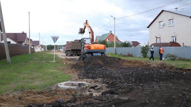 В микрорайоне «Солнечный» началось строительство дорог смотреть онлайн