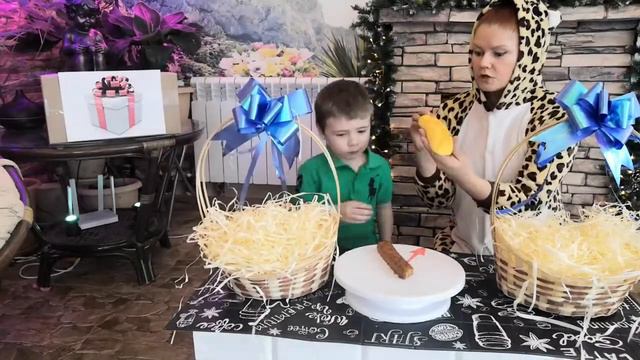 ЧЕЛЛЕНДЖ SQUISHY FOOD ПРОТИВ настоящая ЕДА от Марс и Мила смотреть онлайн