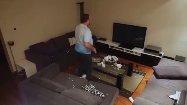 Футбол.... муж и жена смотрит футбол 😂